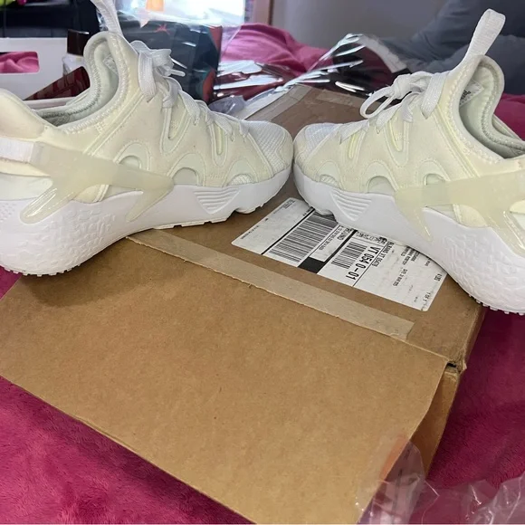 X SOLD X Nike off white Huaraches- worn one time - Picture 7 of 9